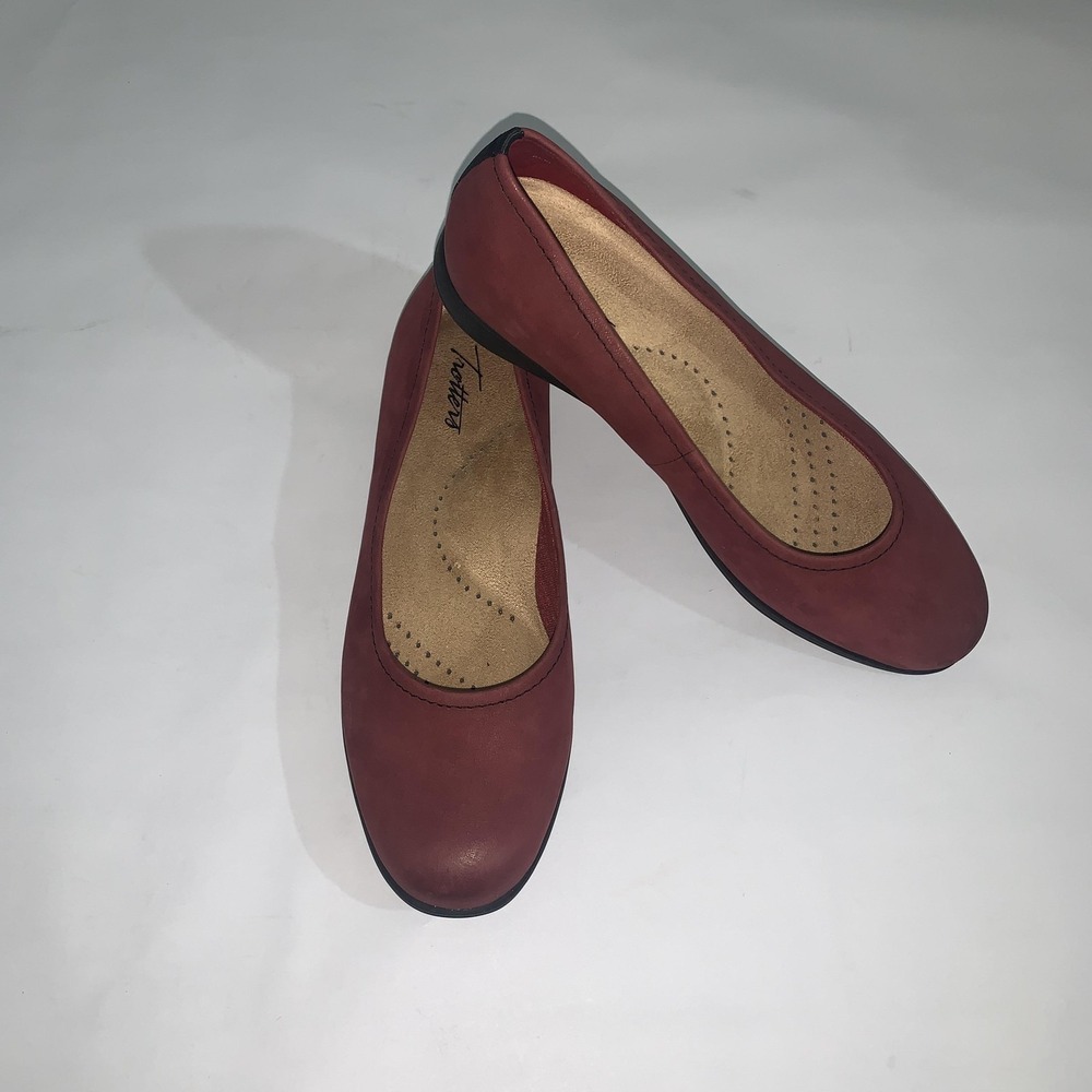 Trotters Ballet Flats Womens Size 8.5 Red Comfort Cushioned Shoes T1904-601